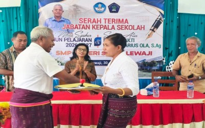 MENABUR DEDIKASI DI ATAS TANAH ATADEI